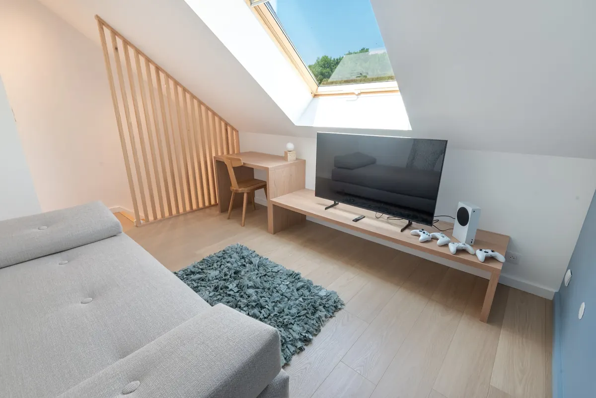 Toulhars suite mezzanine with TV