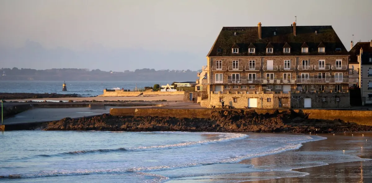 Strand Toulhars, Larmor-Plage